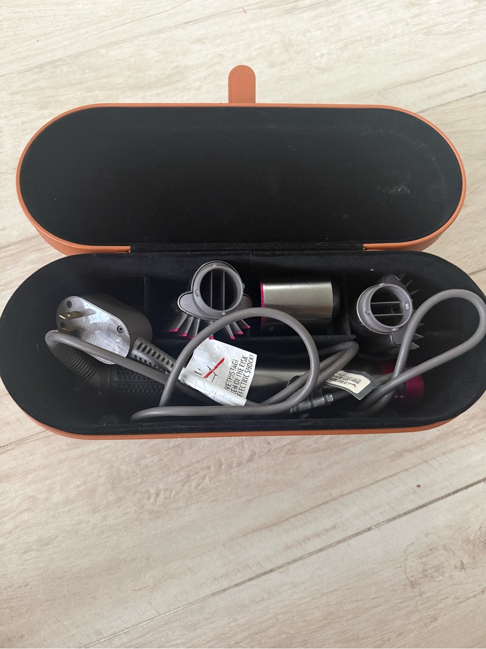 Dyson Airwrap Styler HS01 Nickel/Fuchsia + Case & Attachments - Picture 5 of 7
